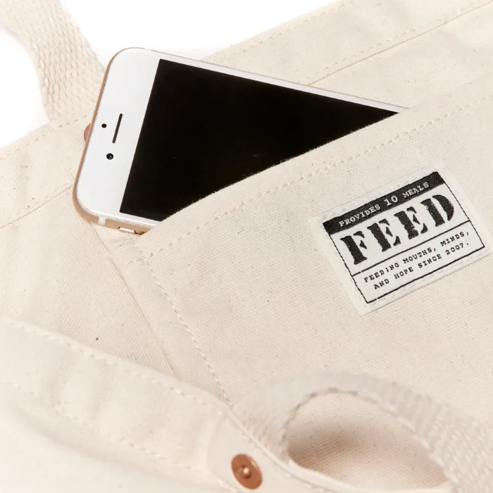 Queen of Hearts Tote - Image 3